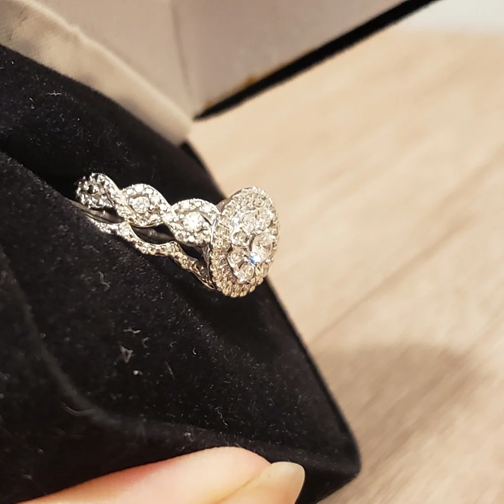 Stunning 10k gold Diamond Bridal ring Set